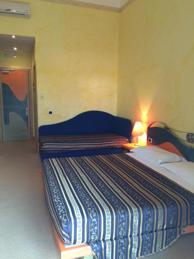 Hotel Del Sole มาร์เกริตา ดิ ซาวอยา ภายนอก รูปภาพ