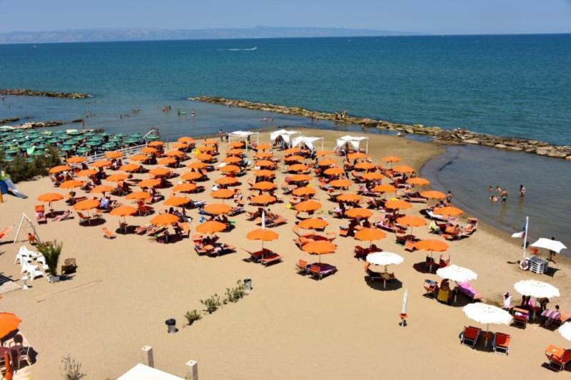 Hotel Del Sole มาร์เกริตา ดิ ซาวอยา ภายนอก รูปภาพ