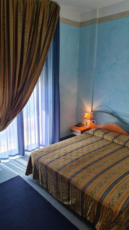 Hotel Del Sole มาร์เกริตา ดิ ซาวอยา ภายนอก รูปภาพ