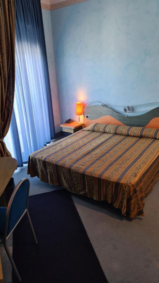 Hotel Del Sole มาร์เกริตา ดิ ซาวอยา ภายนอก รูปภาพ