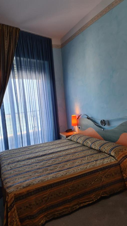 Hotel Del Sole มาร์เกริตา ดิ ซาวอยา ภายนอก รูปภาพ