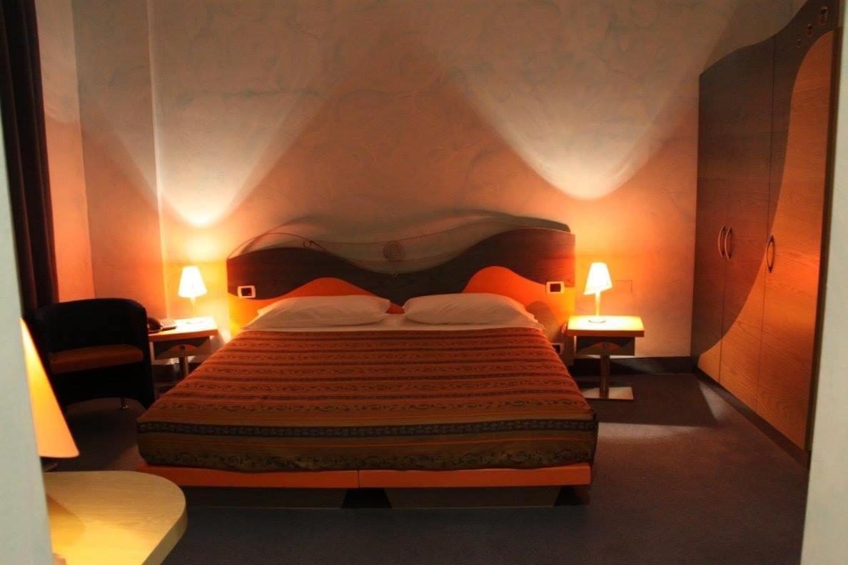 Hotel Del Sole มาร์เกริตา ดิ ซาวอยา ภายนอก รูปภาพ
